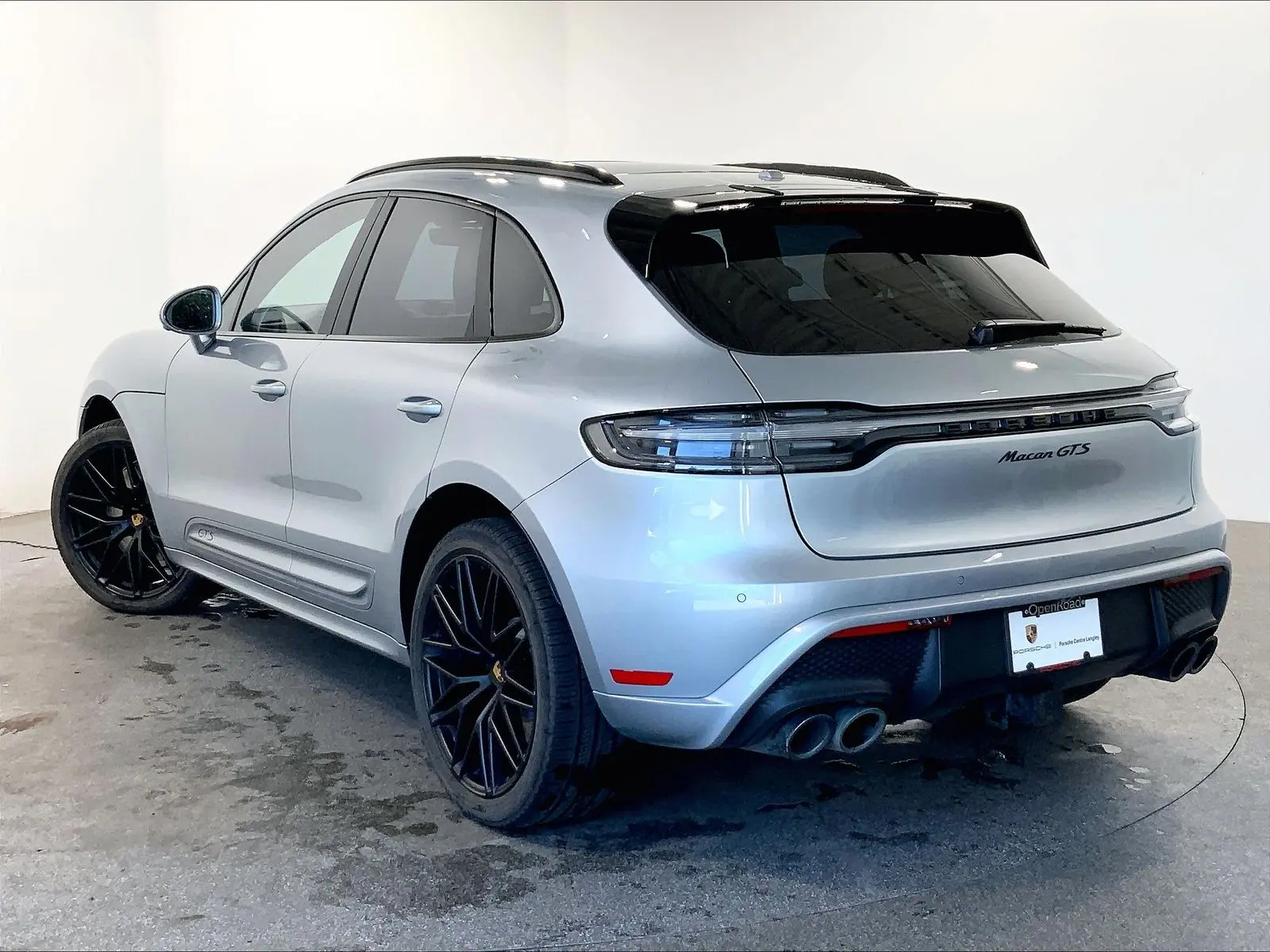 2025 Porsche Macan GTS photo 4
