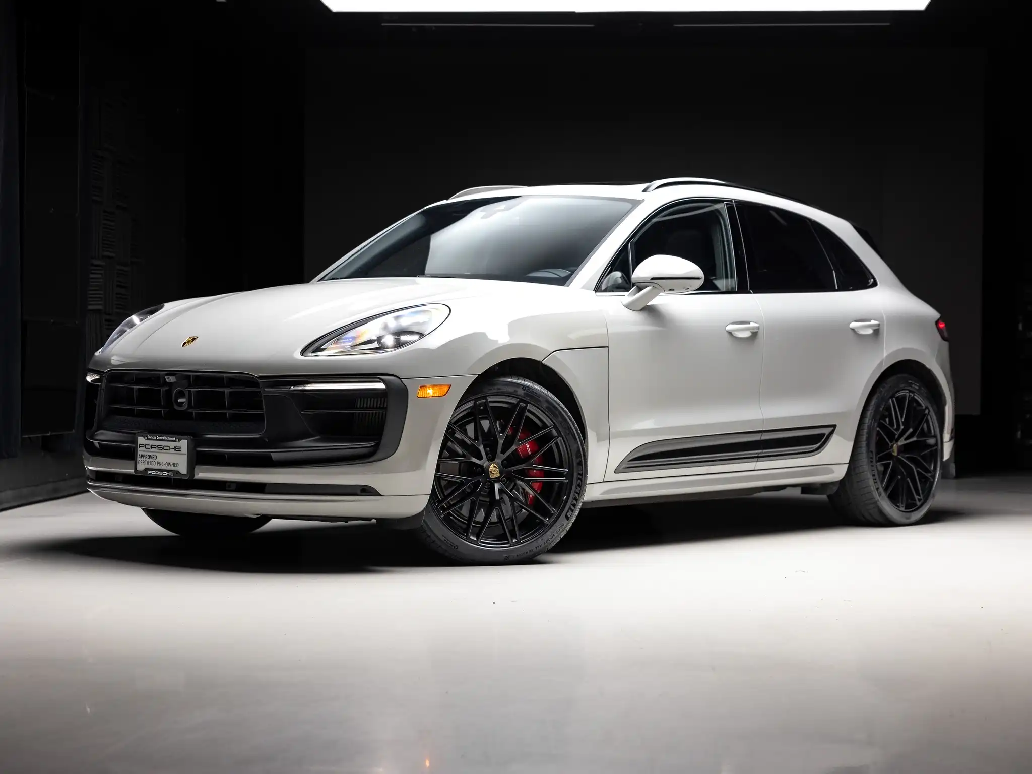 2024 Porsche Macan GTS's photo