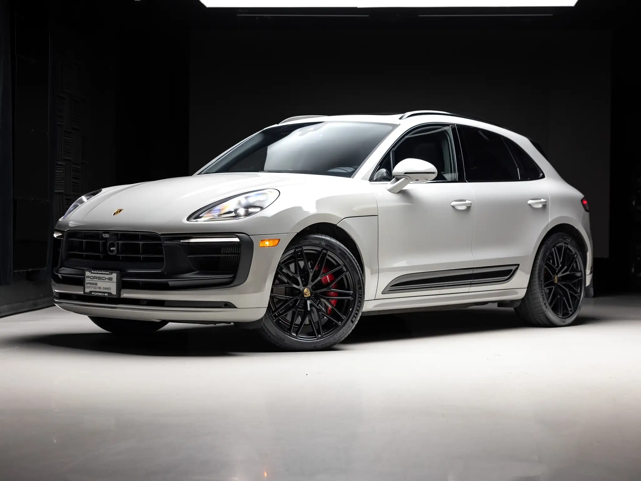 2024 Porsche Macan GTS's photo