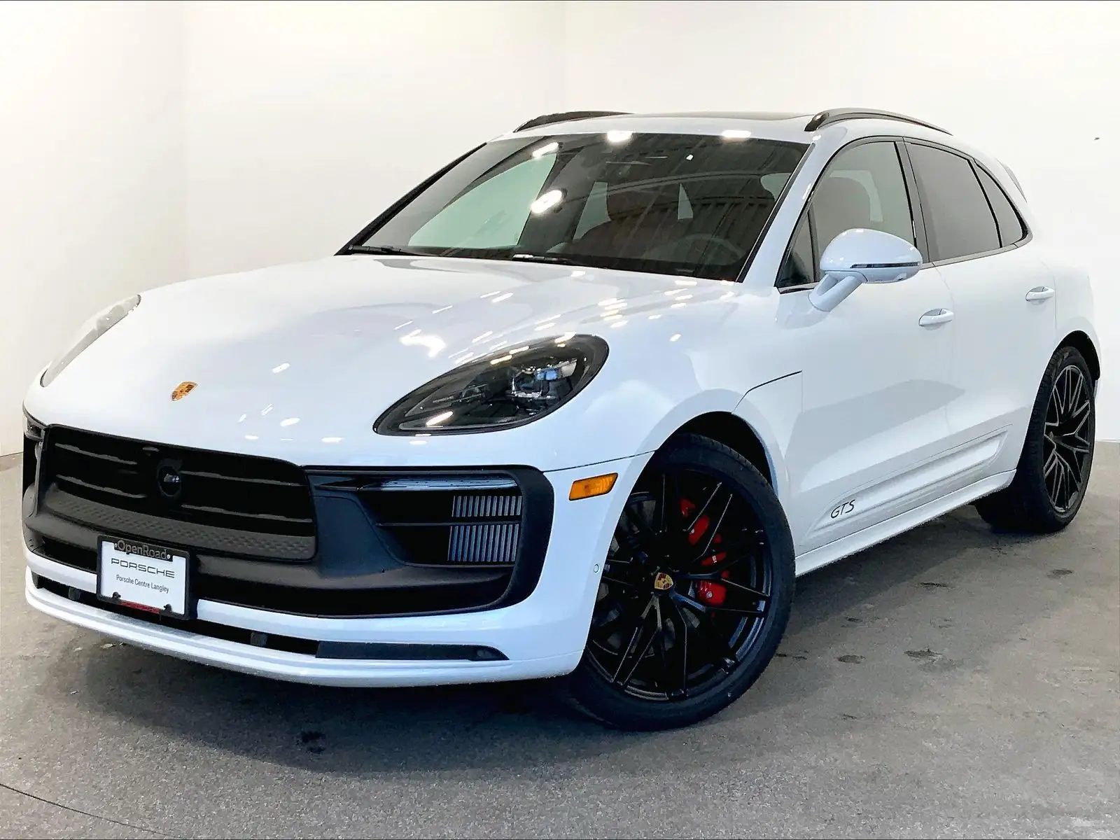 2026 Porsche Macan GTS photo 1