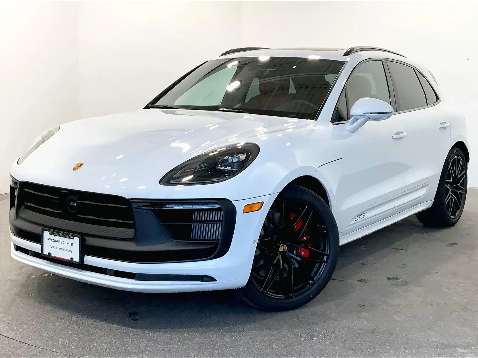 2026 Porsche Macan GTS's photo