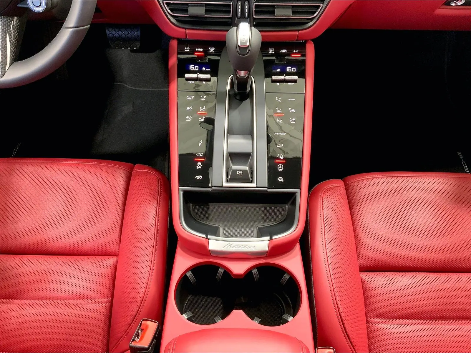 2026 Porsche Macan GTS photo 5