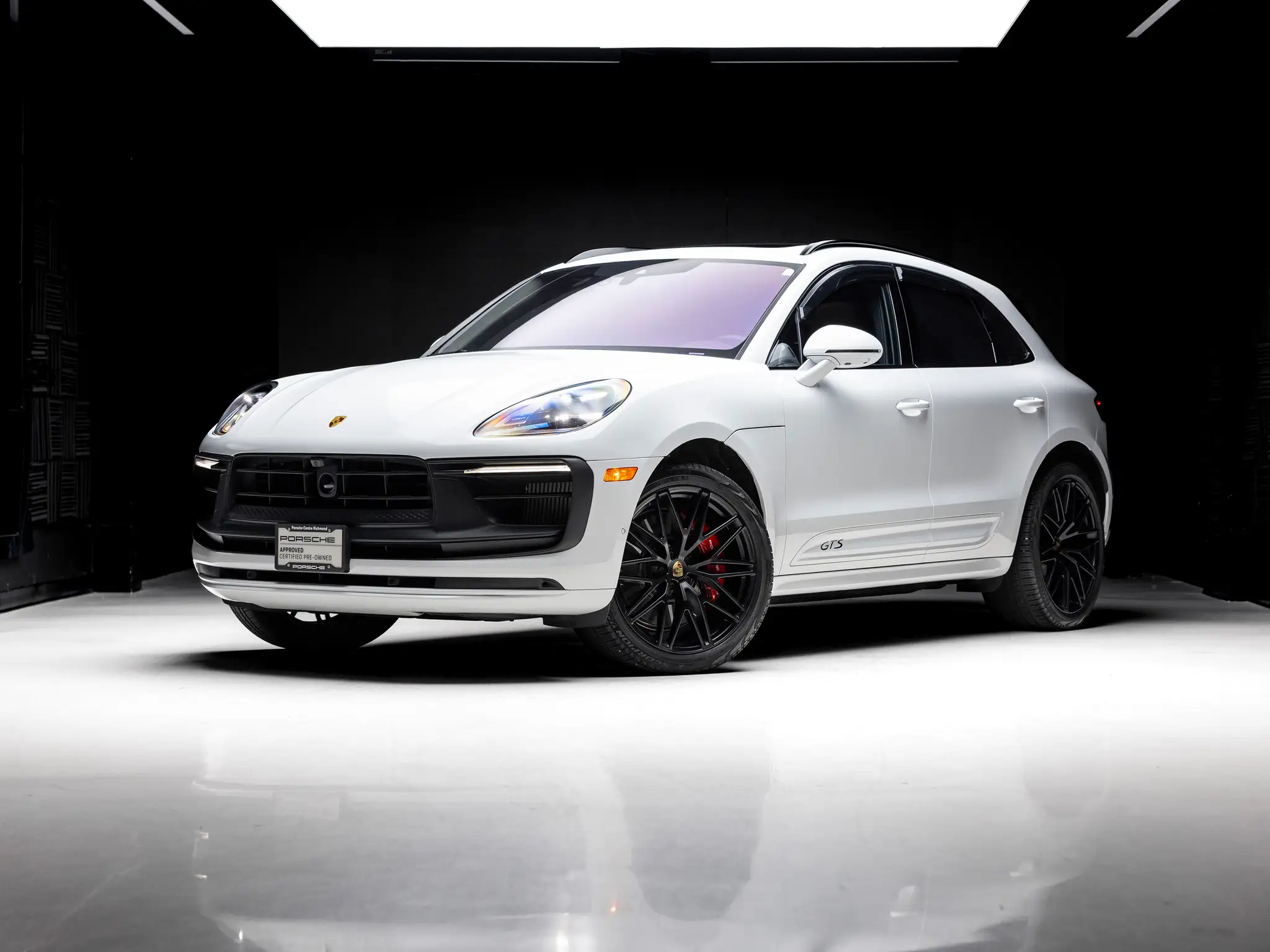 2025 Porsche Macan GTS photo 1