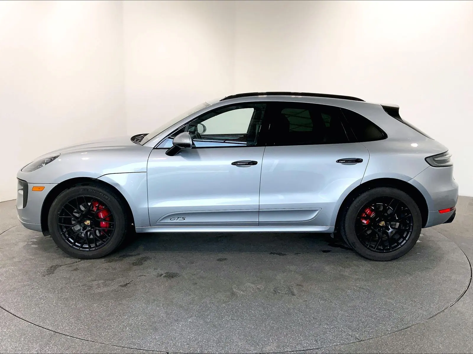 2021 Porsche Macan GTS photo 3