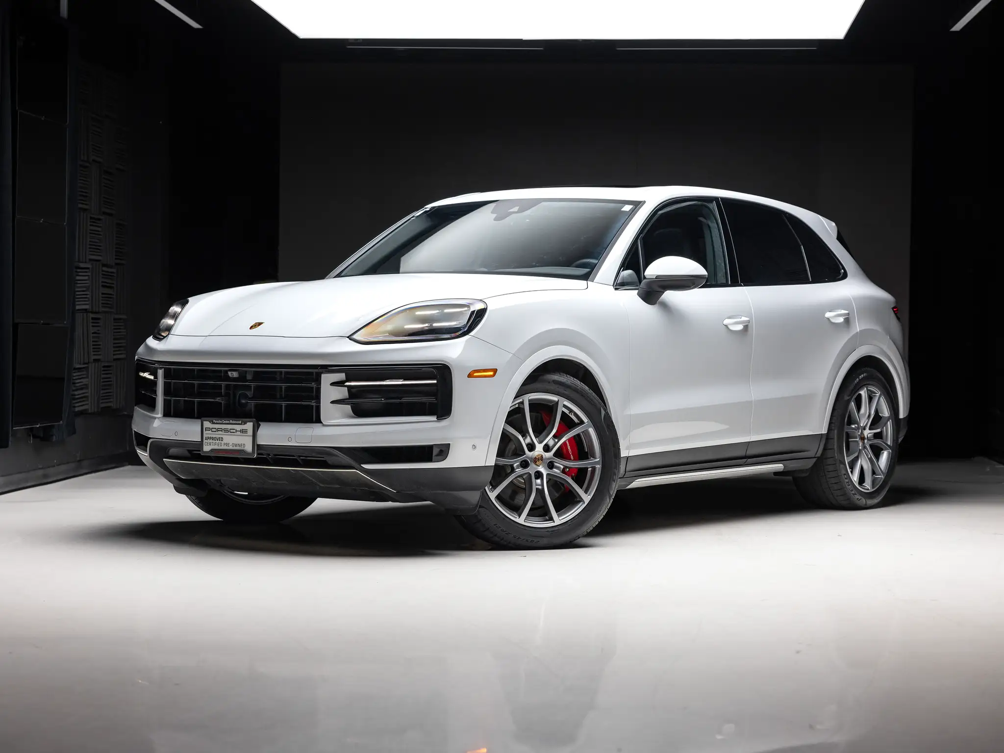 2025 Porsche Cayenne S photo 1