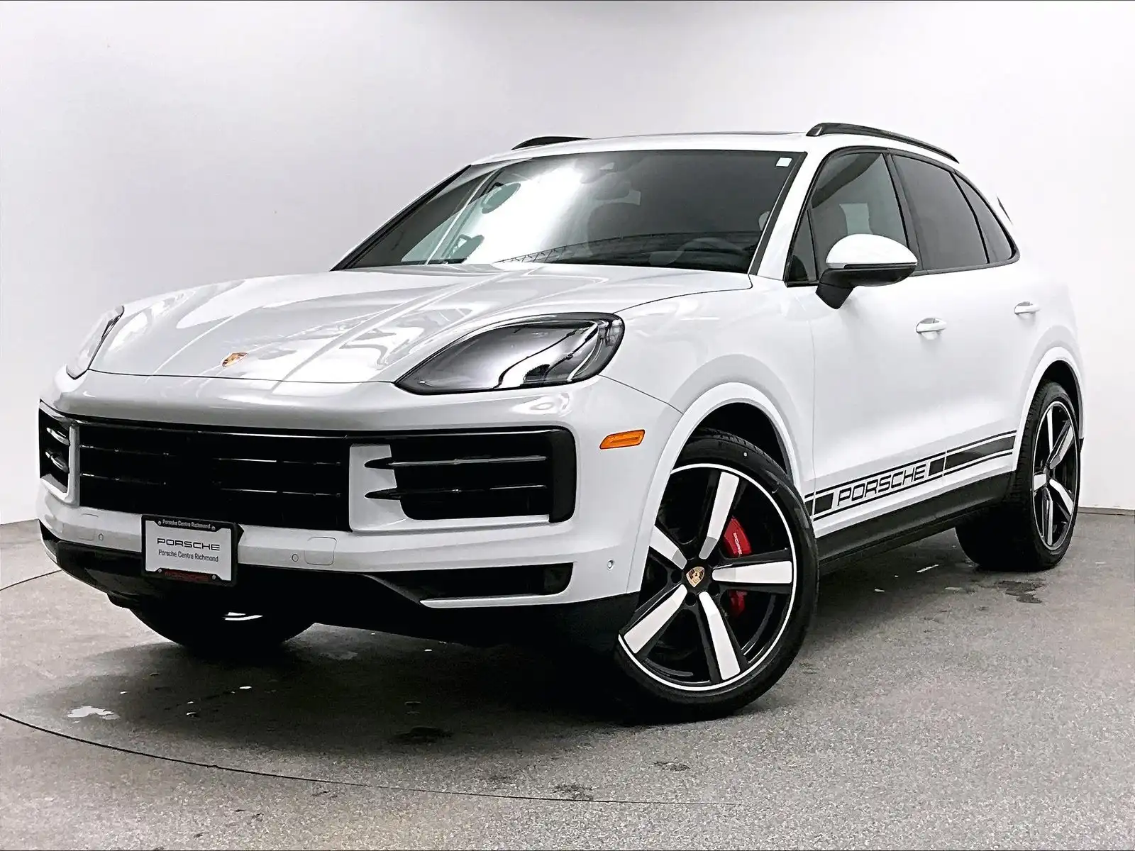 2025 Porsche Cayenne S's photo