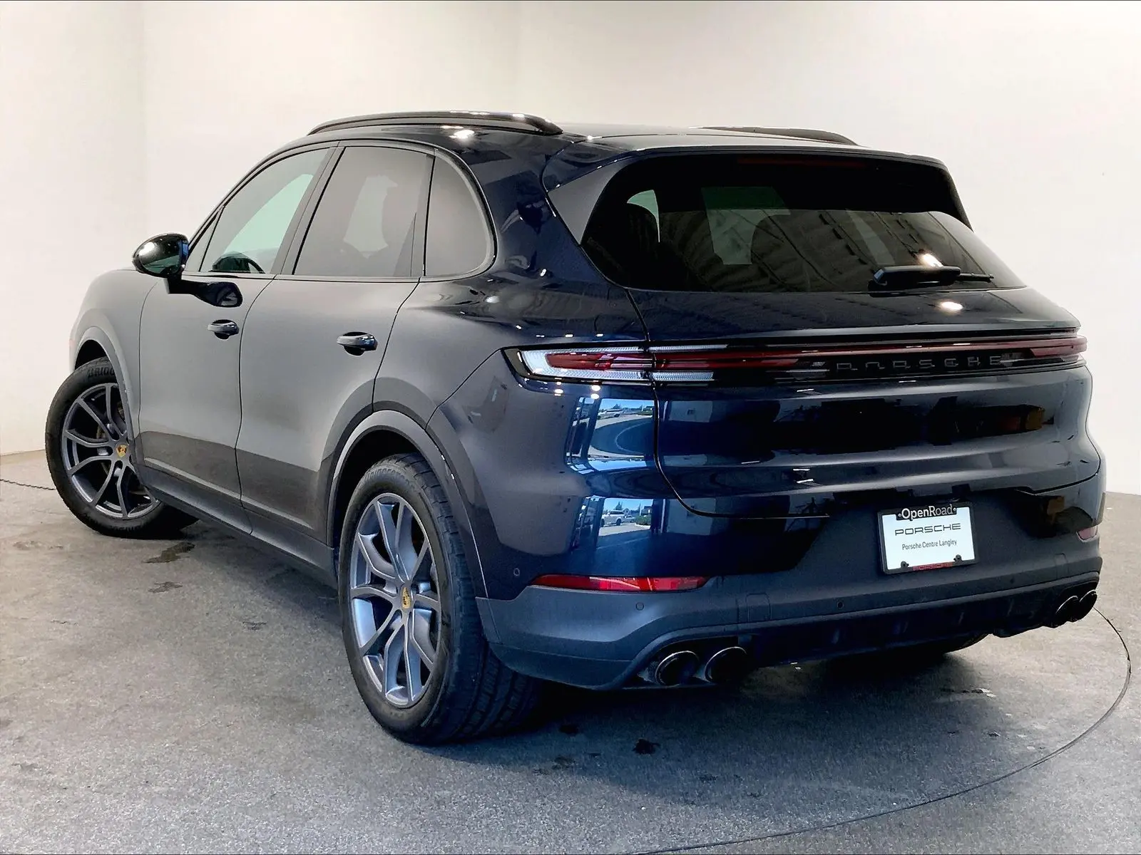 2024 Porsche Cayenne S photo 4