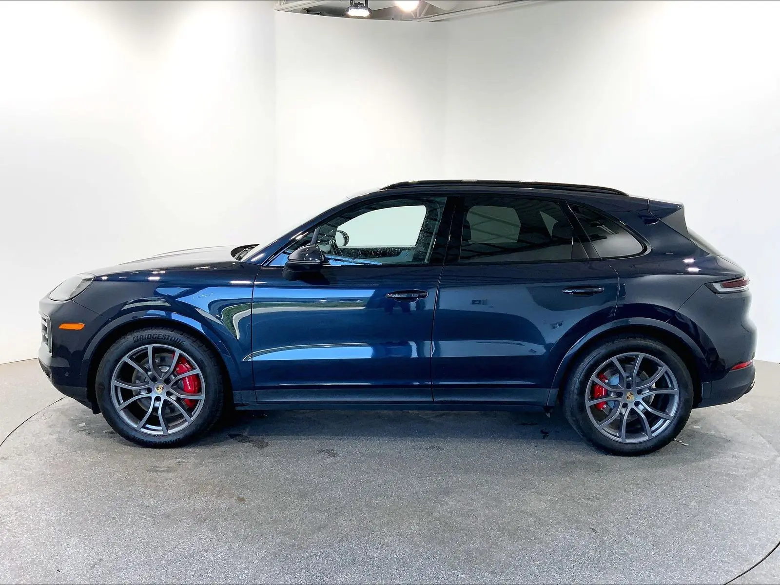 2024 Porsche Cayenne S photo 3