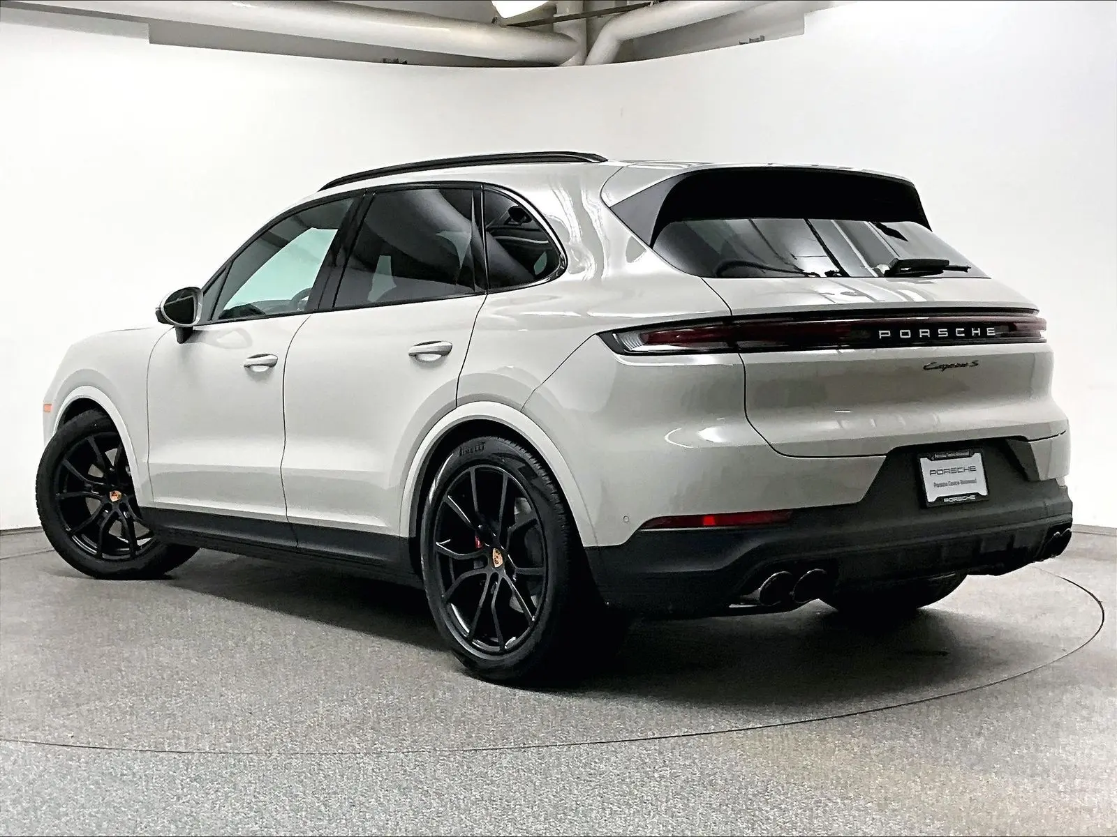 2026 Porsche Cayenne S photo 4