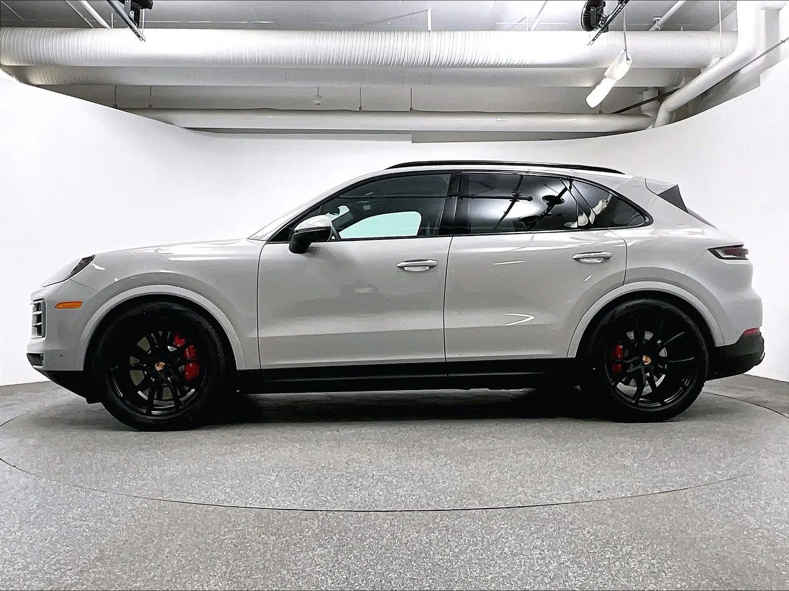 2026 Porsche Cayenne S photo 3