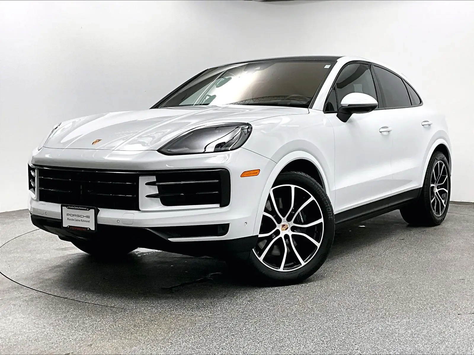 2026 Porsche Cayenne Base photo 1