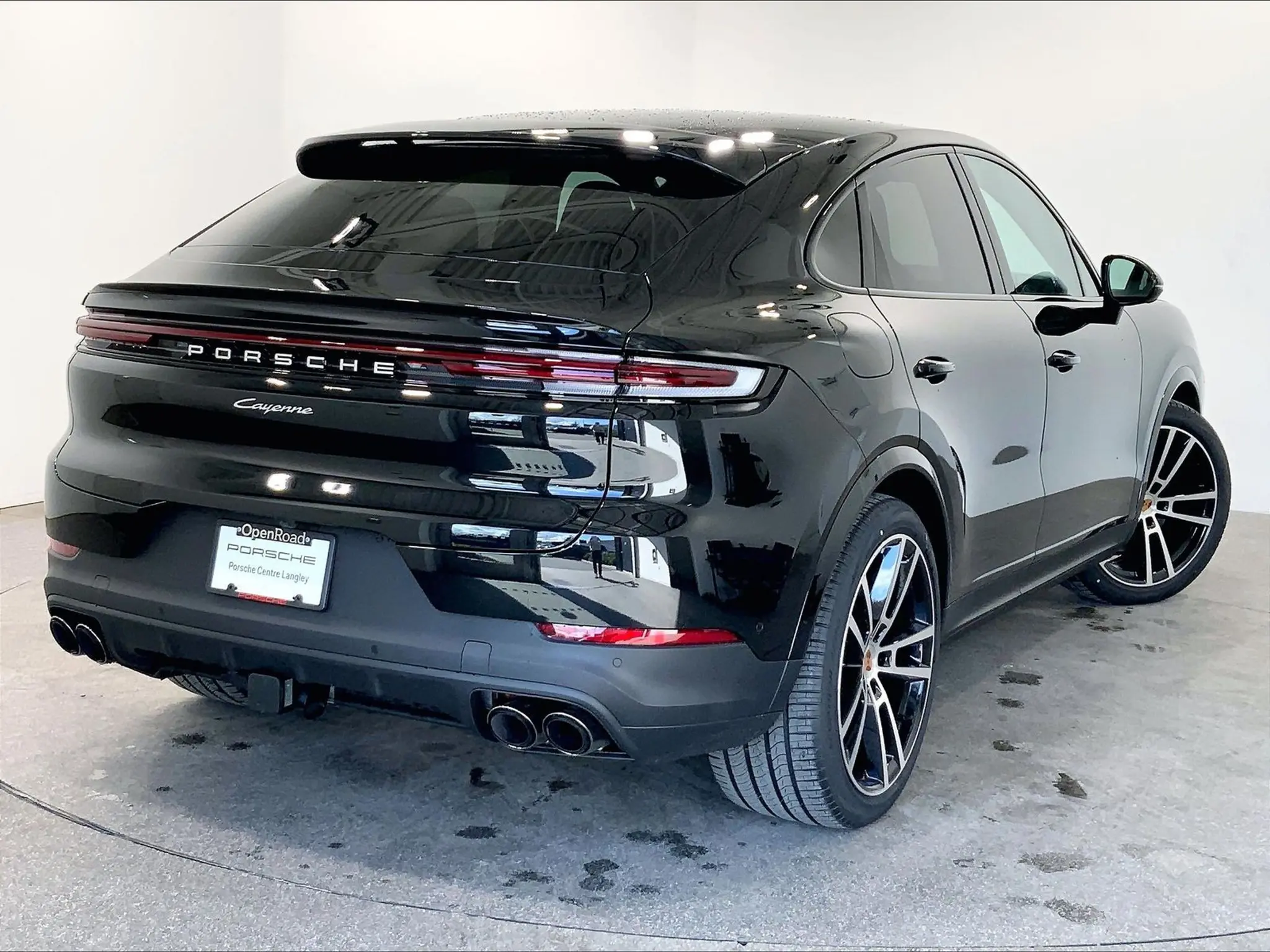 2026 Porsche Cayenne Base photo 5