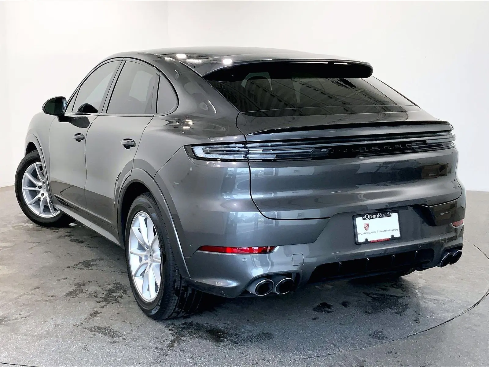 2026 Porsche Cayenne Base photo 4