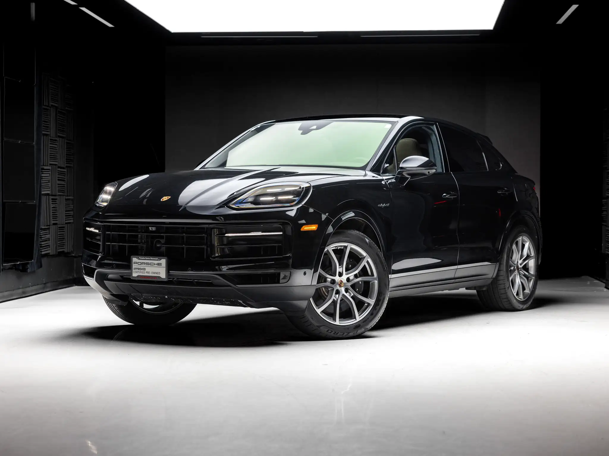 2026 Porsche Cayenne E-Hybrid's photo