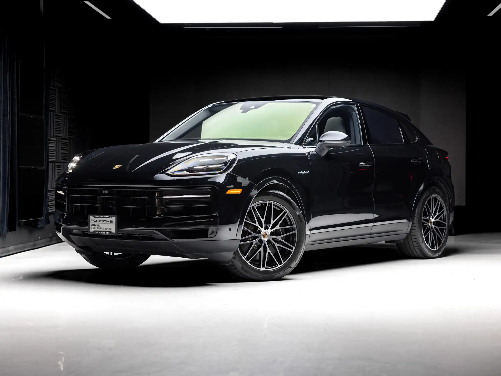 2026 Porsche Cayenne E-Hybrid's photo