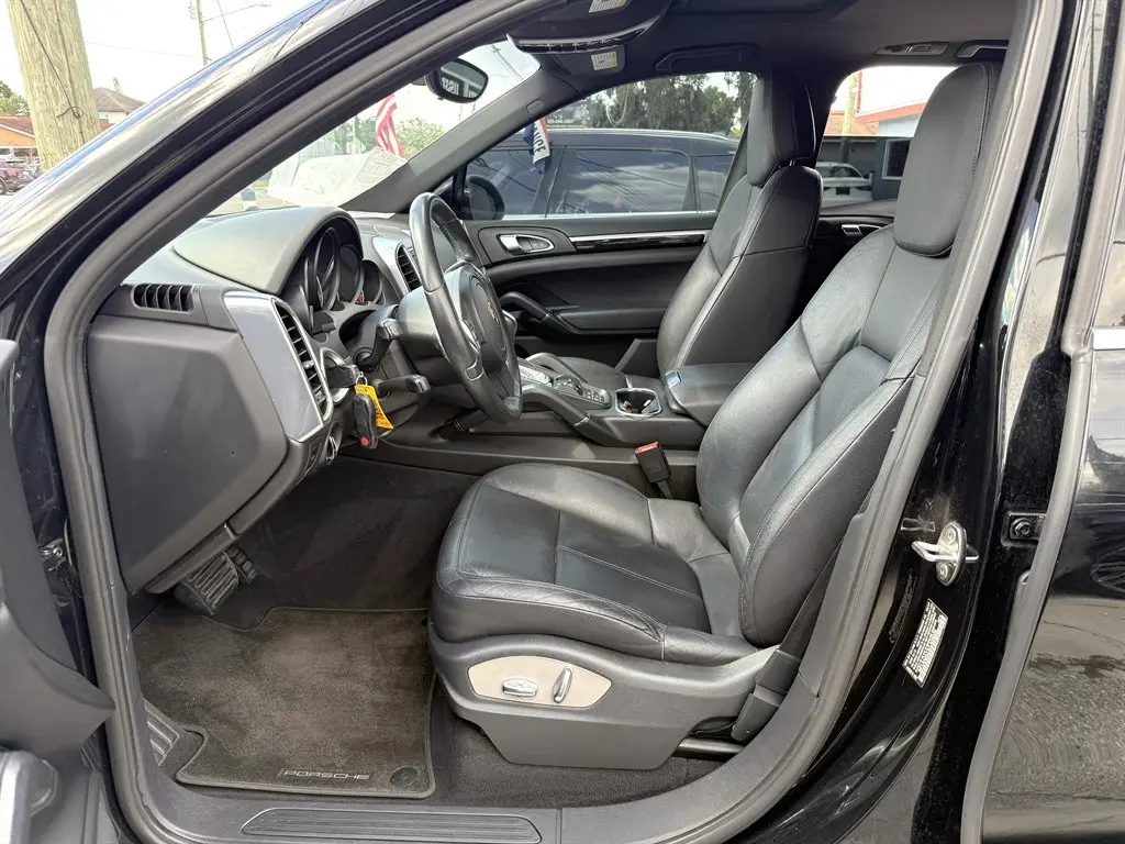 2012 Porsche Cayenne Tiptronic photo 5