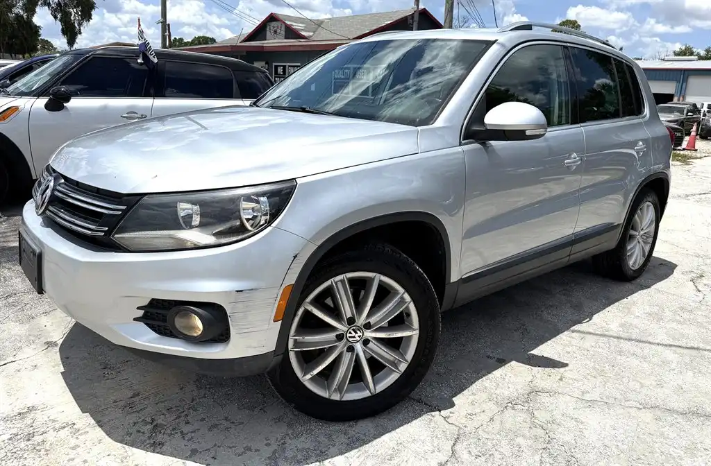 2013 Volkswagen Tiguan 2.0T SE 4Motion's photo