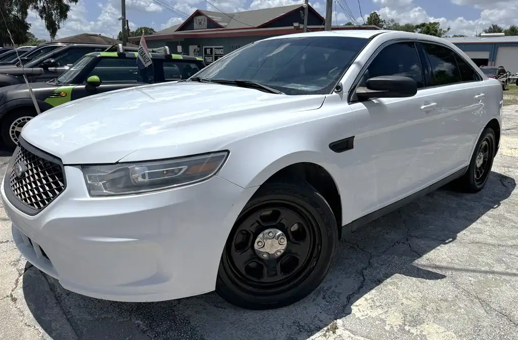 2018 Ford Taurus's photo