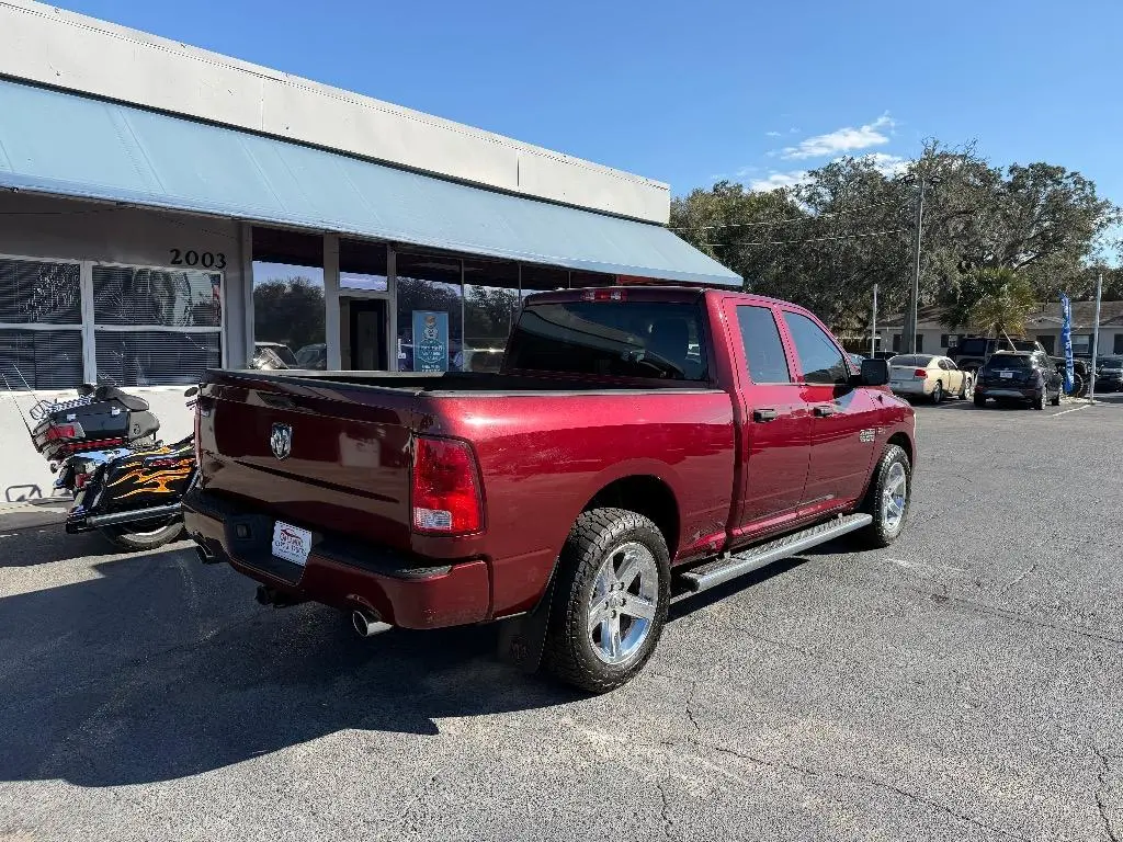 2016 RAM 1500 Express Quad Cab 6'4 photo 5