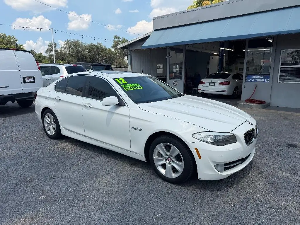 2012 BMW 5 Series 528i Sedan photo 3