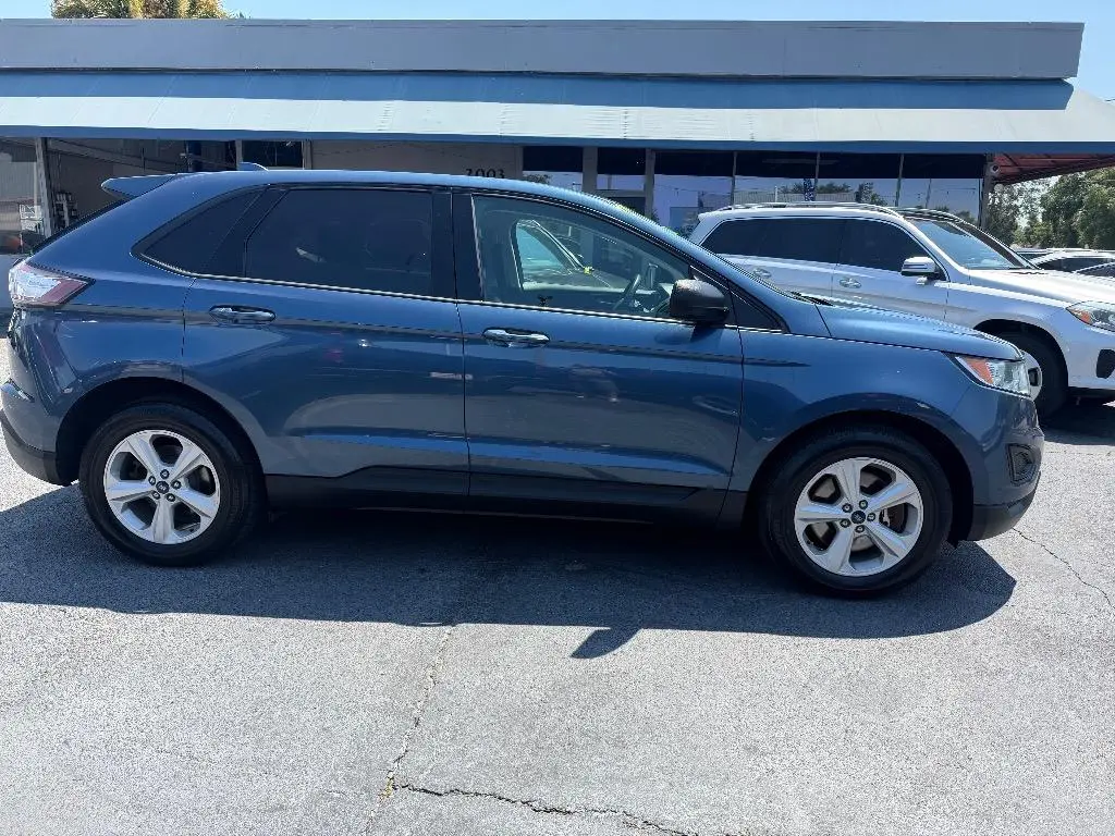 2018 Ford Edge SE AWD photo 4