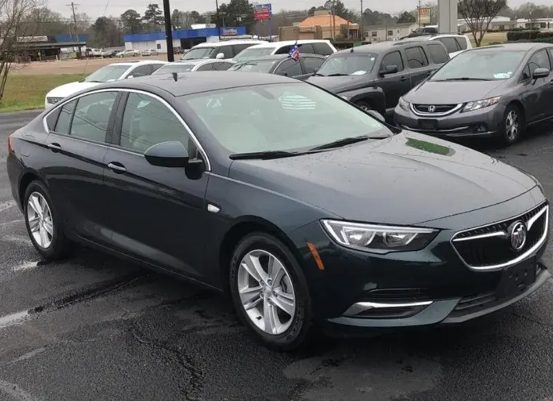 2018 Buick Regal Preferred FWD photo 3