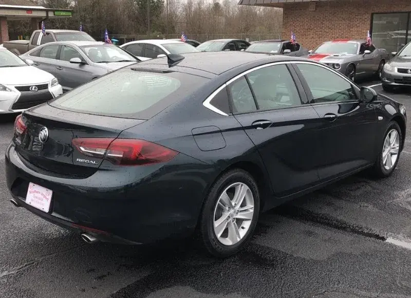 2018 Buick Regal Preferred FWD photo 4