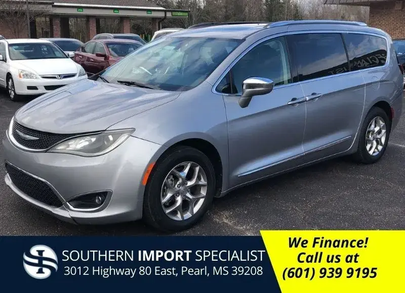 2018 Chrysler Pacifica Limited photo 5