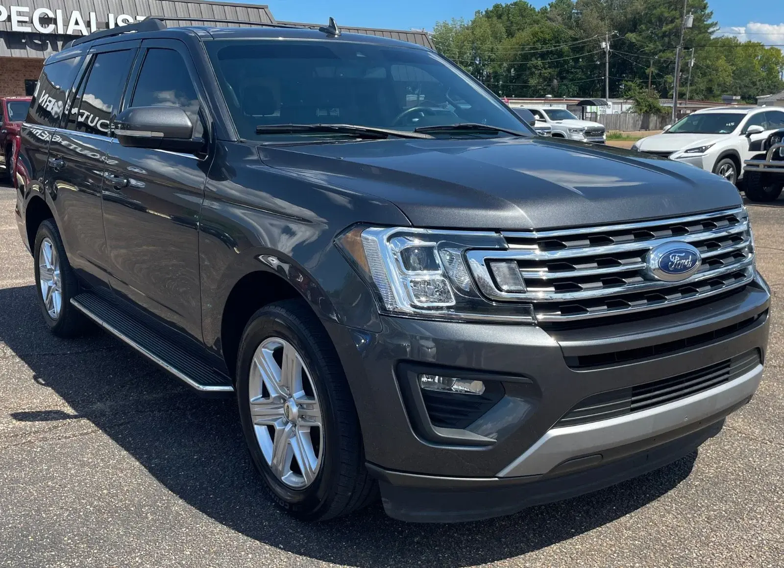 2020 Ford Expedition XLT photo 4