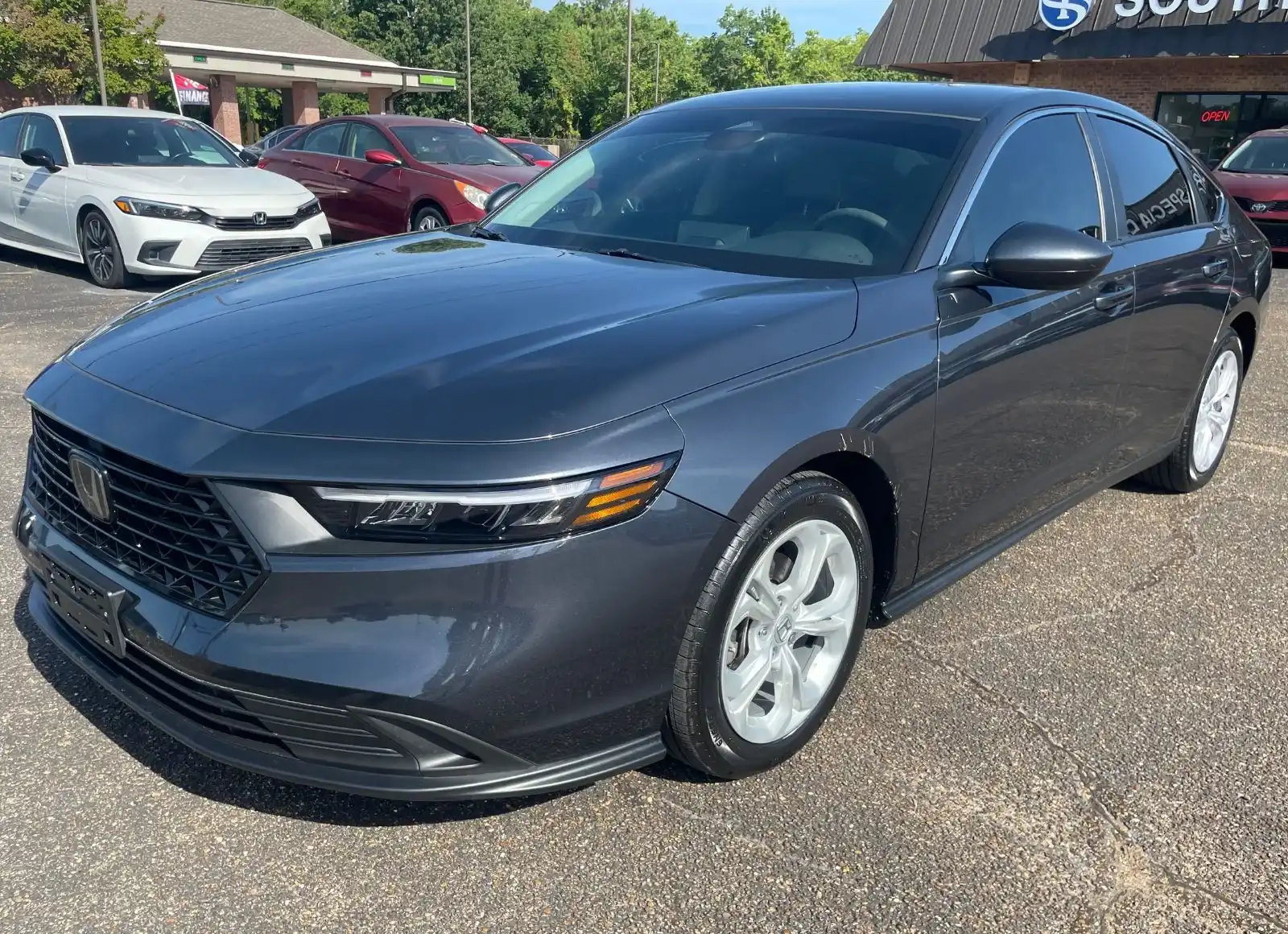 2025 Honda Accord 1.5T LX CVT's photo