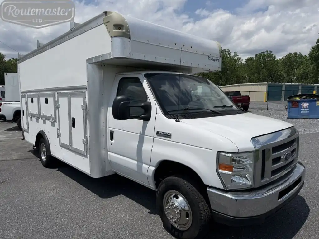 2017 Ford E-Series DRW E-450 Super Duty 158 in WB's photo