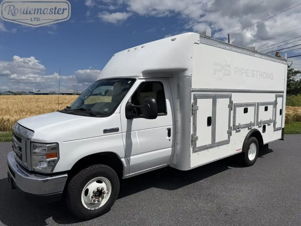 2019 Ford E-Series DRW E-450 Super Duty 158 in WB's photo