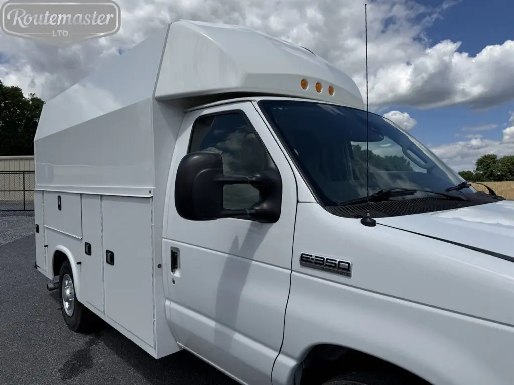 2021 Ford E-Series SRW E-350 Super Duty 138 in WB photo 3