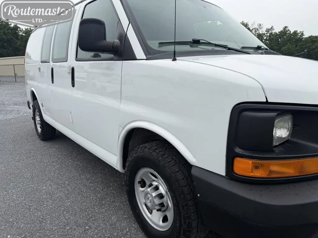 2015 Chevrolet Express 2500 Work Van HD photo 3