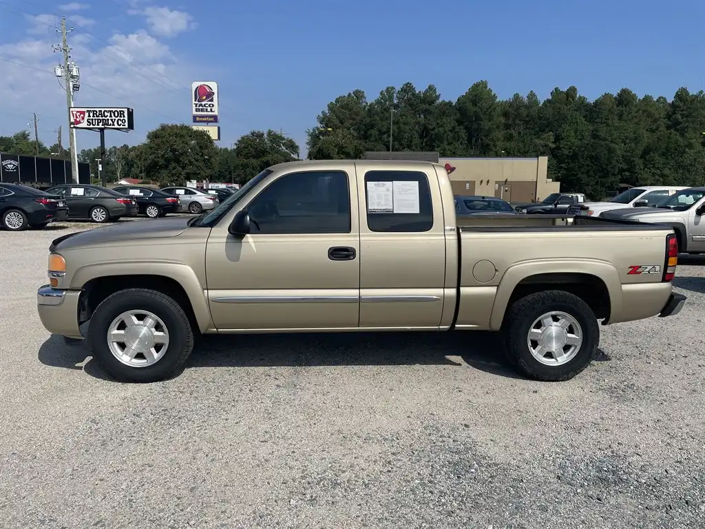 2006 GMC Sierra 5.5 SLE2 4WD Extended Cab ft Box's photo