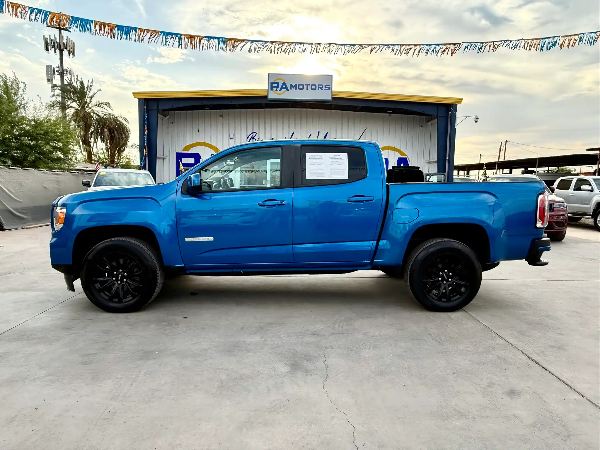 2022 GMC Canyon Elevation 2WD Crew Cab Short Box's photo