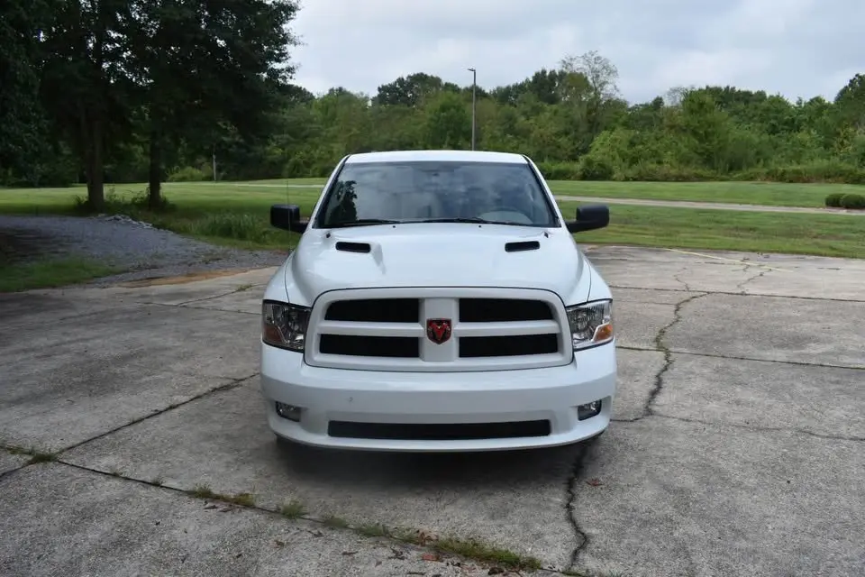2011 RAM 1500 ST Regular Cab SWB photo 3