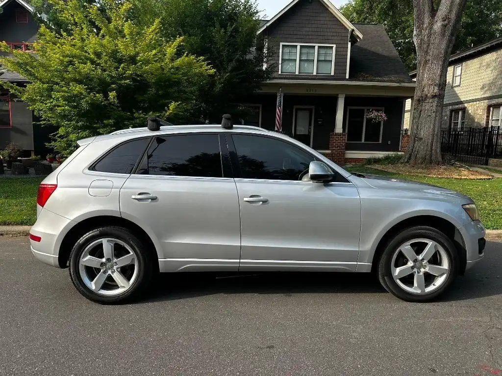 2010 Audi Q5 3.2 quattro Tiptronic Premium's photo