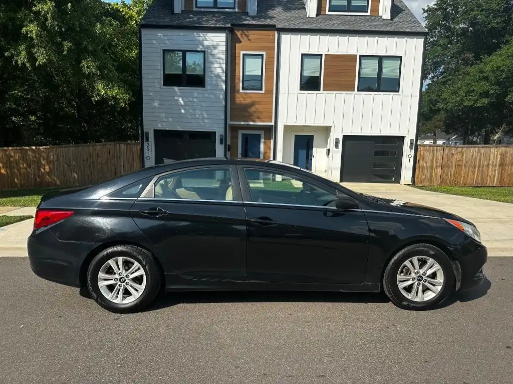 2013 Hyundai Sonata GLS I4 A/T PZEV's photo