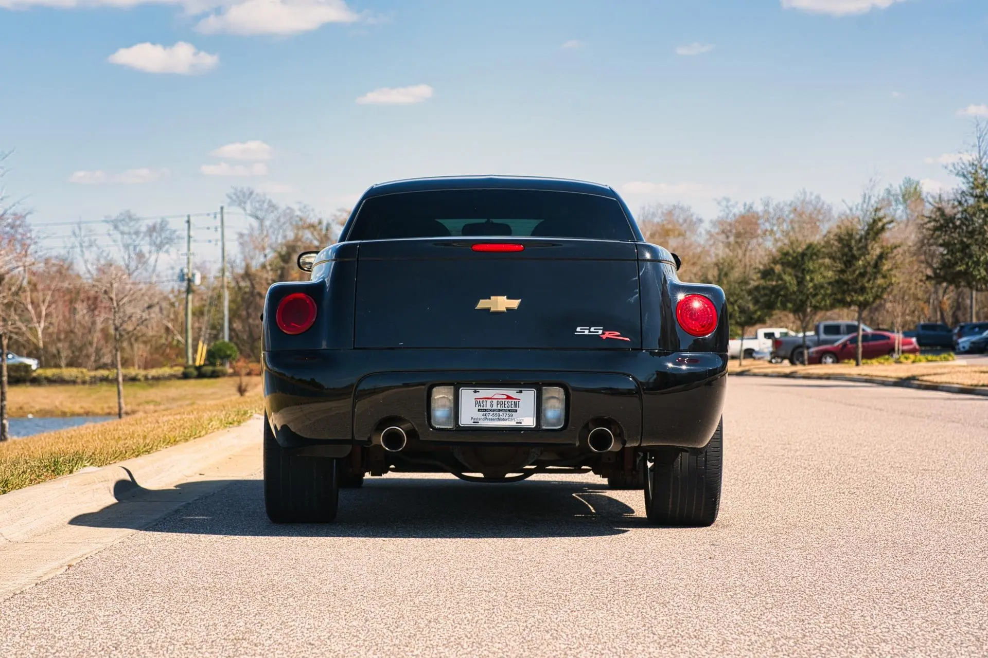 2004 Chevrolet SSR LS photo 4