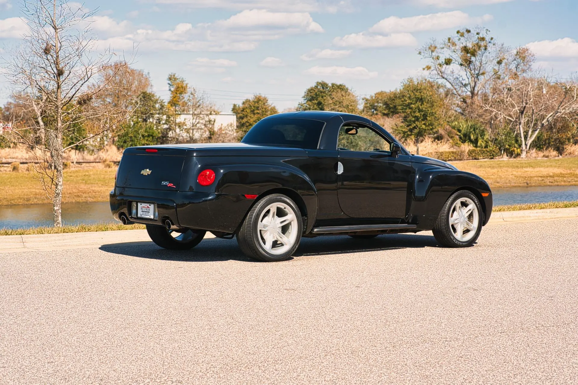 2004 Chevrolet SSR LS photo 5
