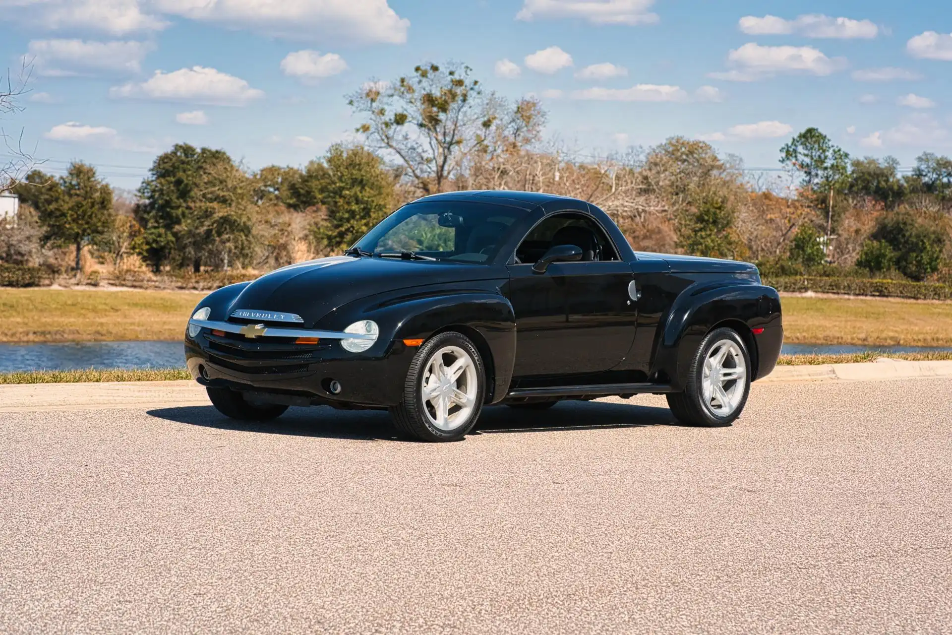 2004 Chevrolet SSR LS's photo