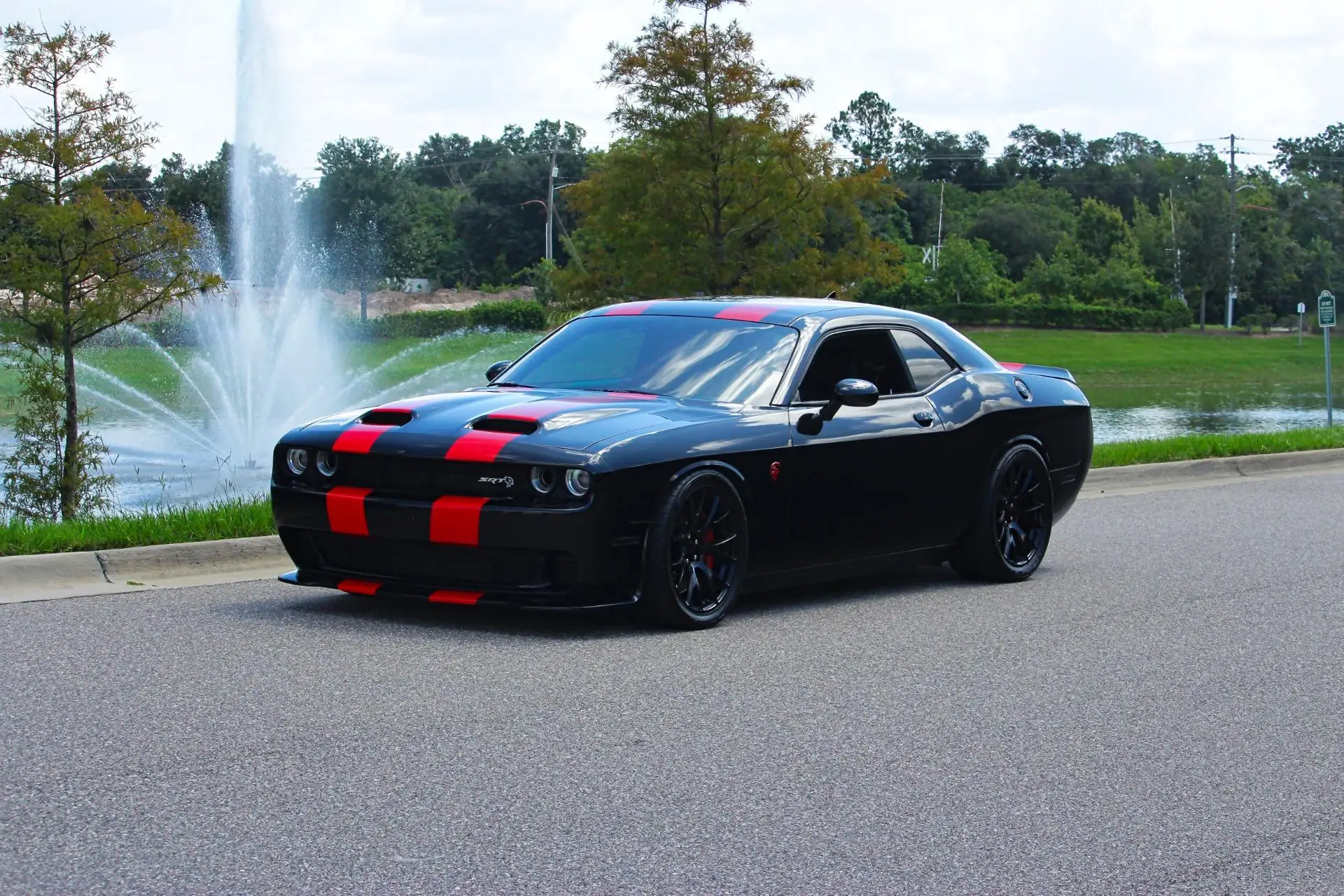 2020 Dodge Challenger SRT Hellcat photo 1
