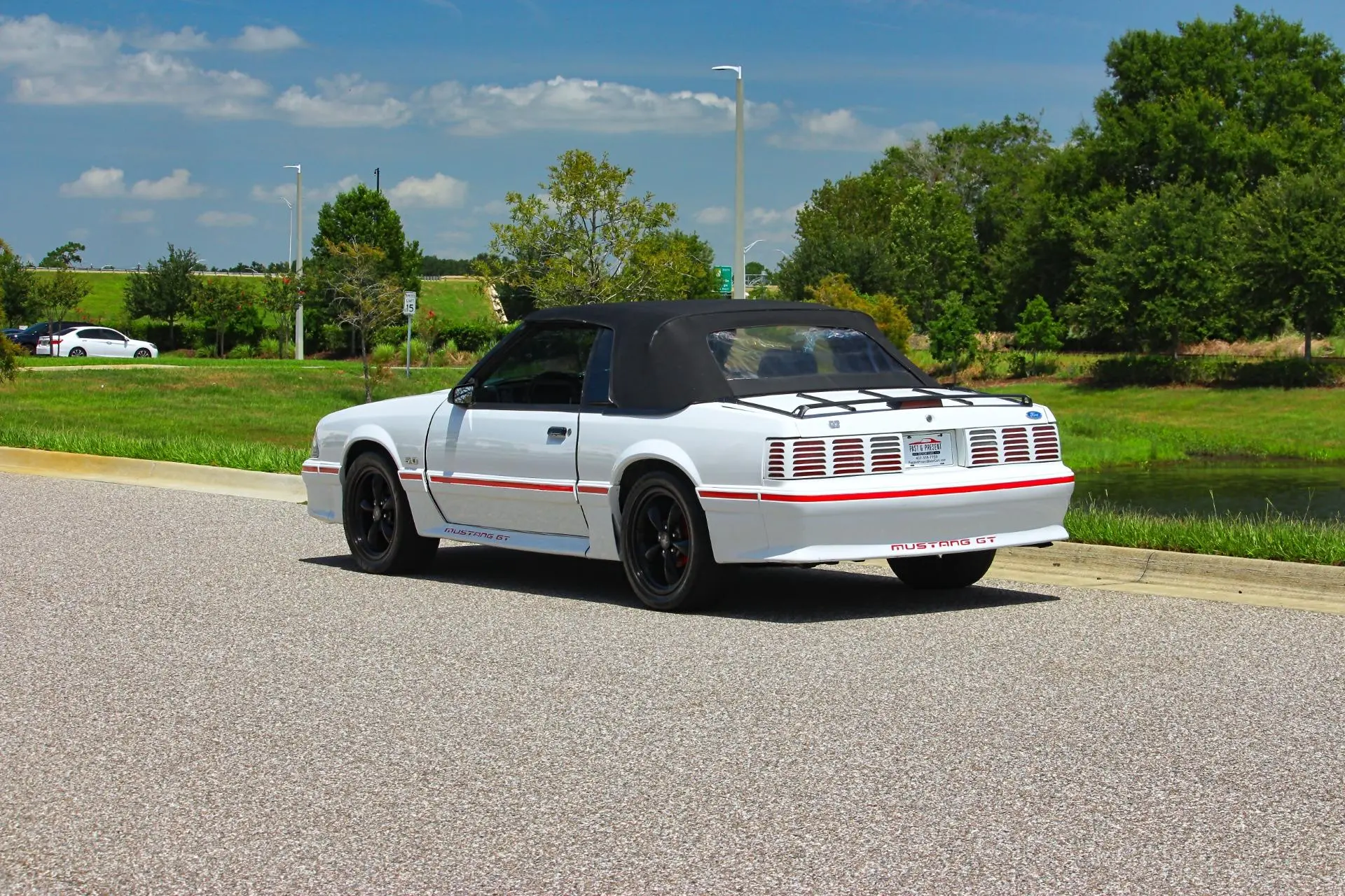 1987 Ford Mustang undefined photo 3