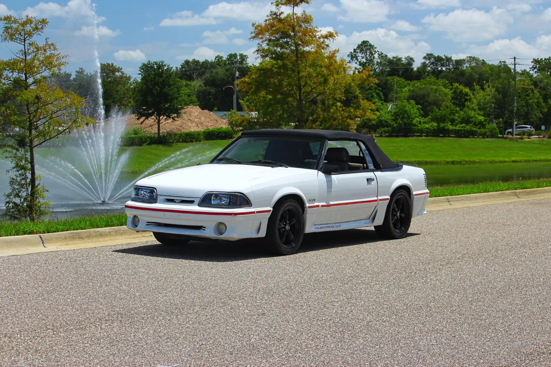 1987 Ford Mustang undefined photo 1
