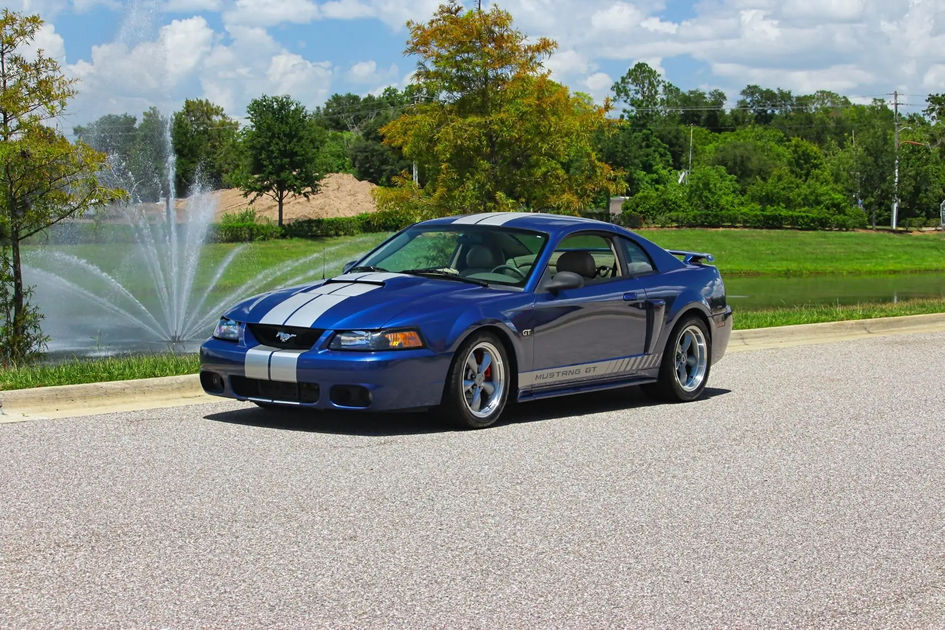 2003 Ford Mustang GT Premium photo 1