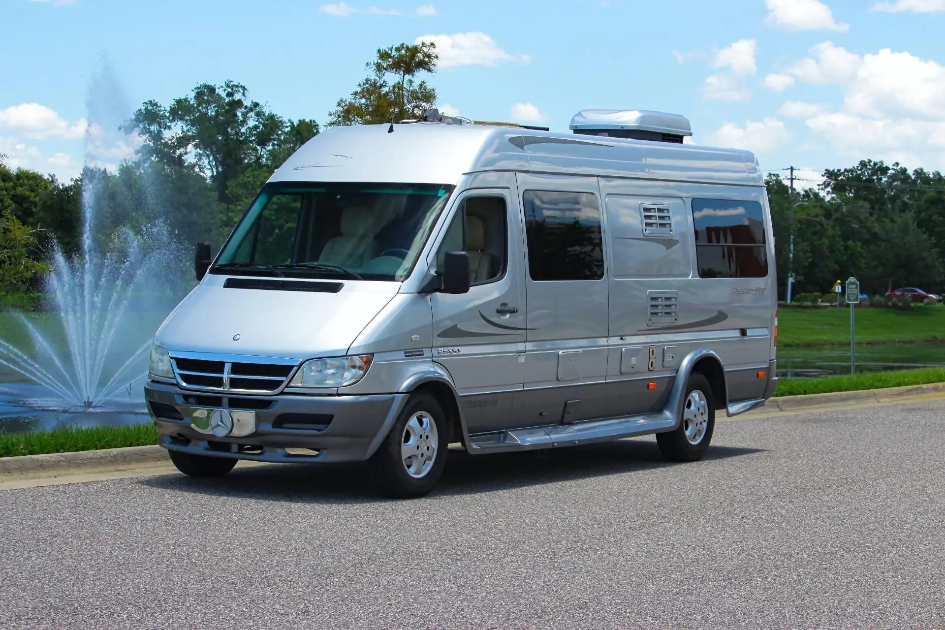 2006 Dodge Sprinter 2500 140" W.B.'s photo