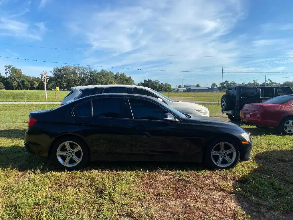 2015 BMW 3 Series 320i Sedan's photo