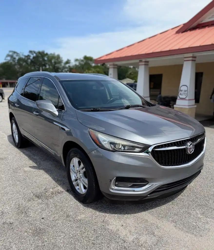2018 Buick Enclave Essence's photo