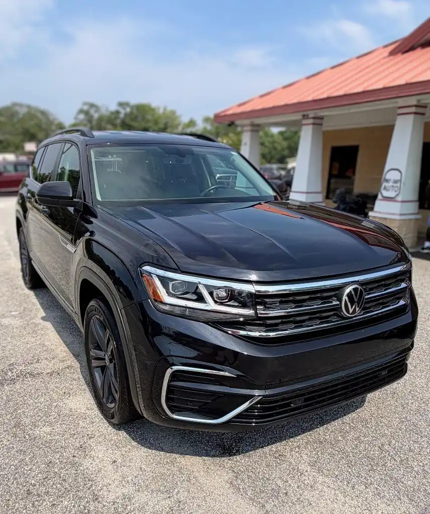 2021 Volkswagen Atlas 3.6L SE w/Tech R-Line's photo